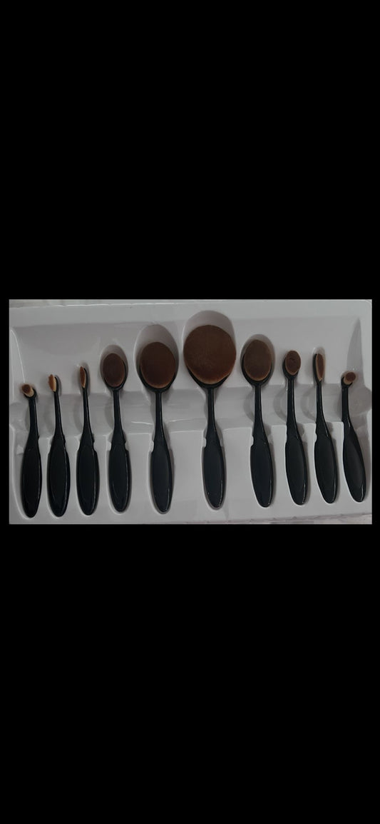 10 SET OF MAKEUP BRUSHES